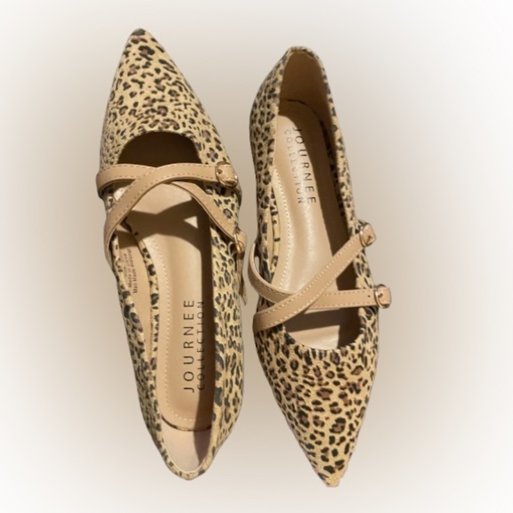 Journee Collection's flat, so cute!  Patricia!​​​